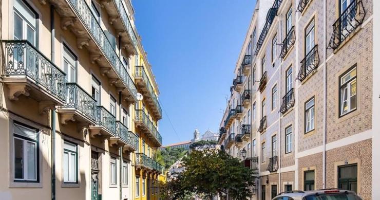 Venda de edifícios para reabilitação em alta devido à falta de oferta de obra nova