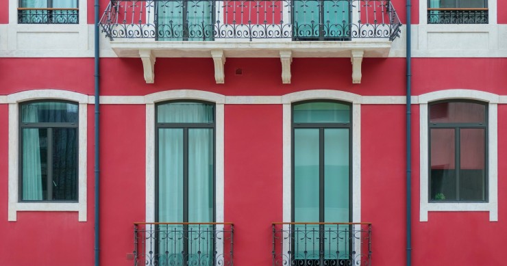 A solução para o “problema habitacional” do país? Ajustar os preços das casas e apostar na obra nova