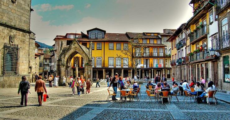 Zona devoluta em Guimarães vai dar lugar a habitação e comércio (e quiçá a uma universidade)