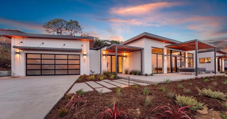 Luxuosa e autosuficiente, esta casa pré-fabricada tem tudo