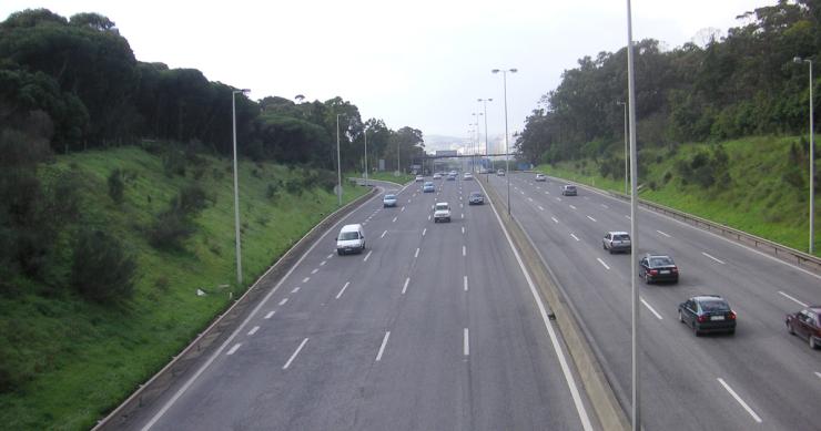 Gigante chinês da construção na corrida à compra da Brisa