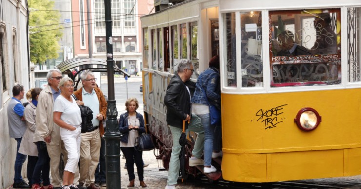 Portugal ends ‘golden visas’ in Lisbon and Porto Portugal ends ‘golden visas’ in Lisbon and Porto