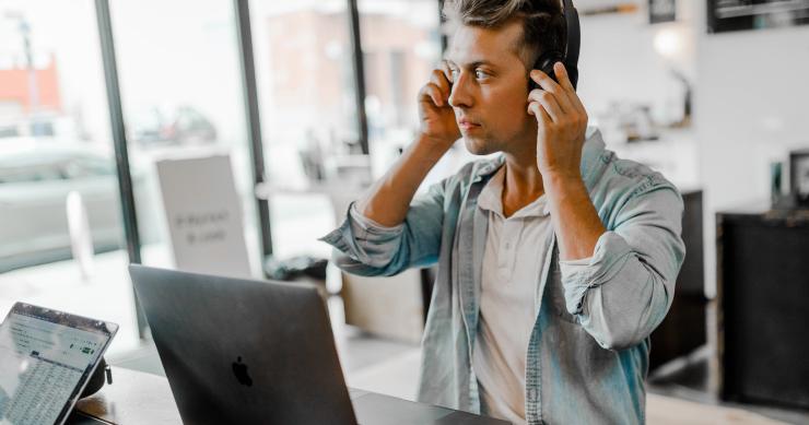Sucesso a trabalhar em casa? Estas 7 dicas ajudam a gerir equipas remotas