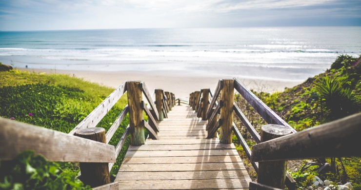 Reservar férias de verão? Bruxelas desaconselha e Costa apela a planos "cá dentro"