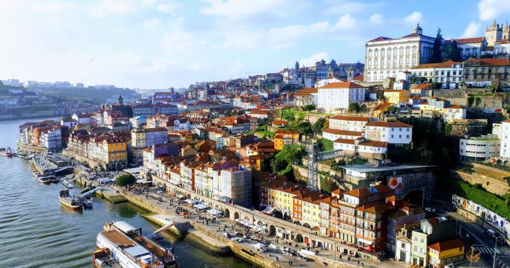 As zonas de Lisboa e Porto mais atrativas para se colocarem as casas a arrendar são...