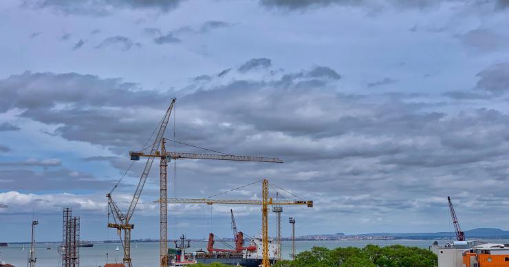 Construção vive “período difícil e incerto”... mas resistiu ao primeiro impacto da pandemia
