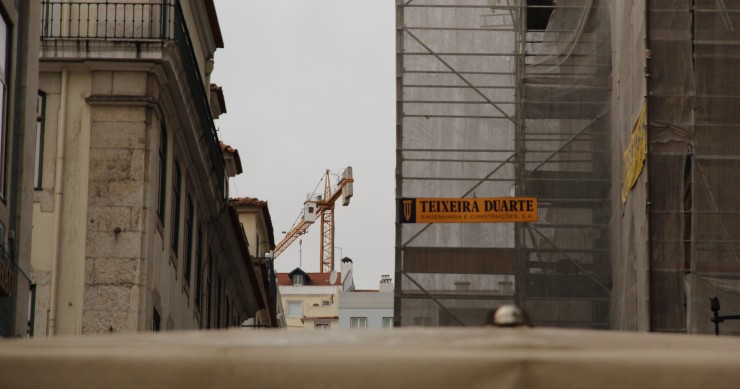 Produção na construção acentua queda em maio, em plena pandemia
