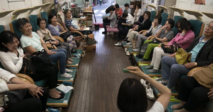 Uma geração perdida no Japão continua sem trabalho aos 40 anos e ainda vive com os pais