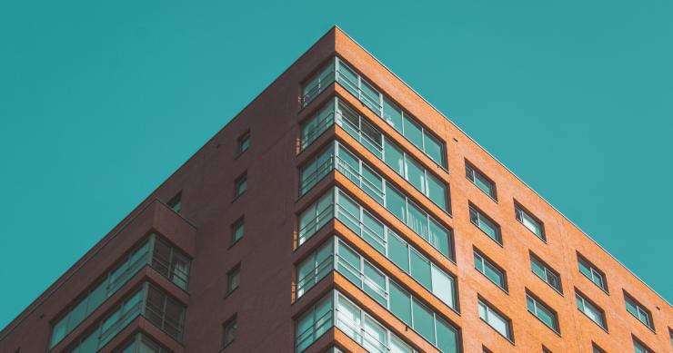 Valor sob gestão dos fundos de investimento imobiliário volta a cair em outubro