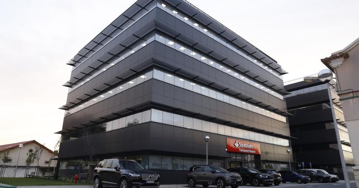 Banco Santander Consumer Portugal muda-se para Carcavelos, para os terrenos da antiga fábrica Legrand