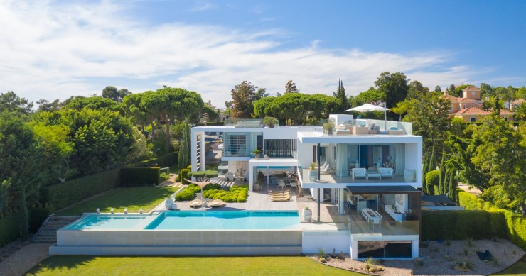 Diese Villa an der Algarve steht zum Verkauf Diese Villa an der Algarve steht zum Verkauf