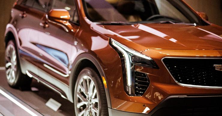 Instalações da falida concessionária BMW no Porto convertida no "Shopping dos Carros"