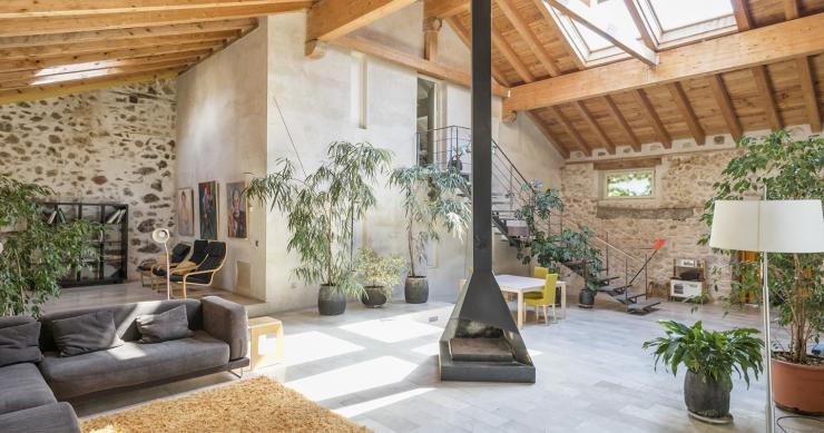 Um velho e antigo casarão transformado numa incrível casa de luxo