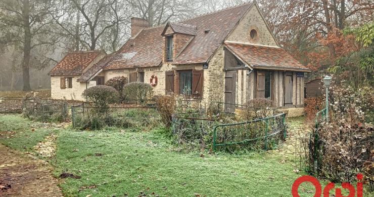 Esta pequena aldeia de charme em França está à venda