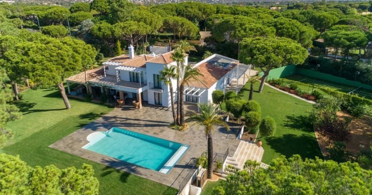 This prestigious villa is for sale in Vilamoura