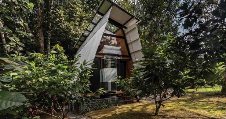 Esta casa pré-fabricada totalmente sustentável é um refúgio perfeito para viver fora da cidade