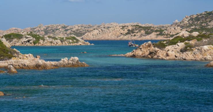 O "Robinson Crusoe" italiano troca a ilha onde viveu sozinho 32 anos por um apartamento