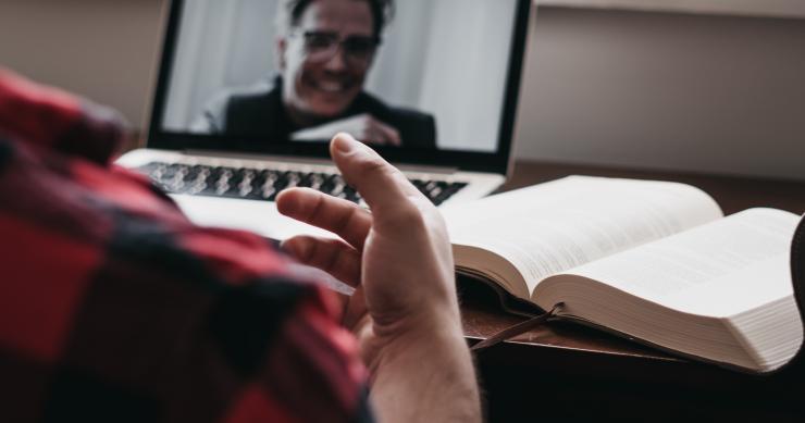 Farto de reuniões por Zoom? Estas dicas podem dar uma ajuda