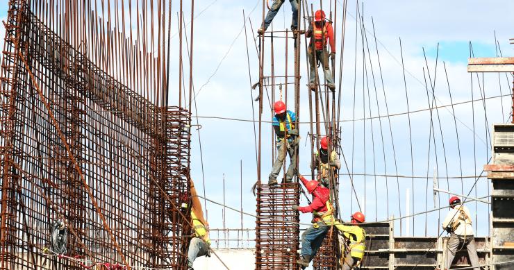 Produção na construção na UE recupera em março