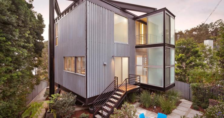 A Schwartz House do arquiteto Pierre Koenig na Califórnia está à venda por 3,6 milhões