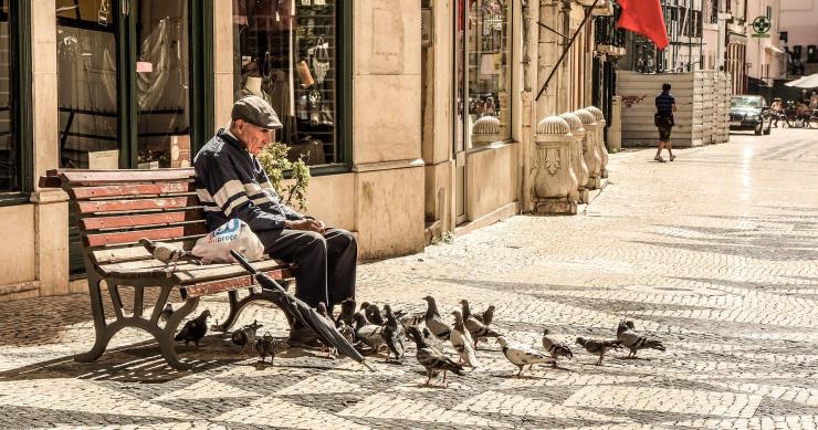 Portugal ficou mais velho, teve menos filhos e cresceu menos em 2020 que em 2019