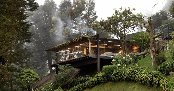  Esta casa de campo ganhou espaço (e nova vida) graças aos materiais pré-fabricados