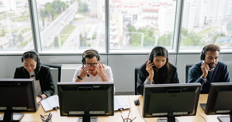 Desemprego desce e já há mais pessoas empregadas que em 2019