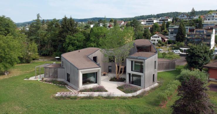Uma espetacular casa pré-fabricada nos Alpes