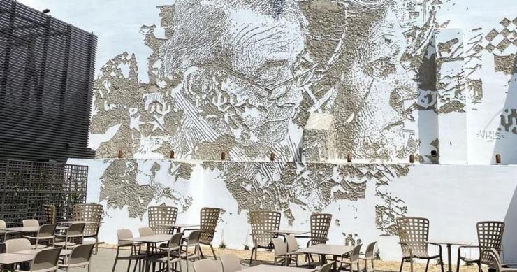 Solar dos Presuntos já reabriu: está maior, tem esplanada e até um mural de Vhils