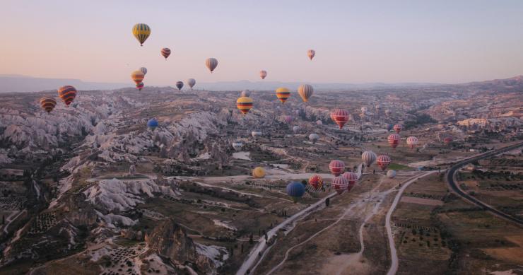 Plataformas de viagens surpresa