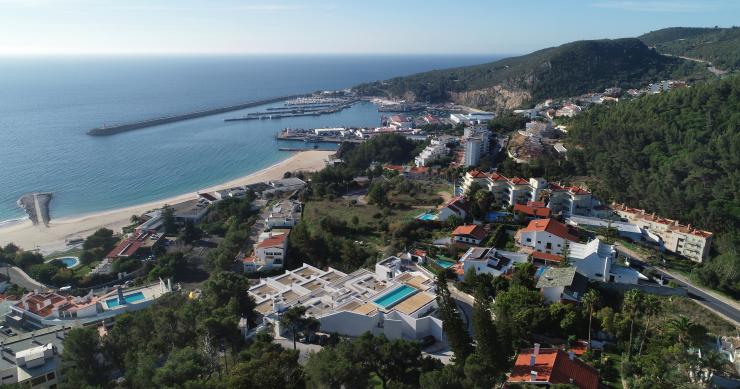 Casas de luxo com vista para o mar em Sesimbra