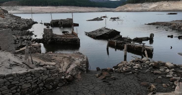 Aldeias submersas a reaparecer