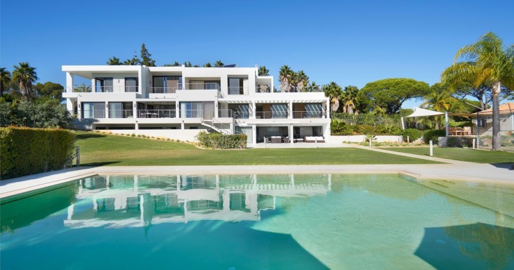 This beautiful villa has more than enough space for whatever you need