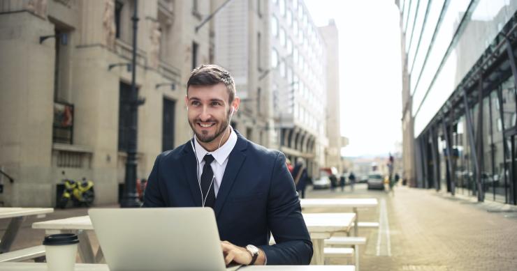 agentes imobiliários 