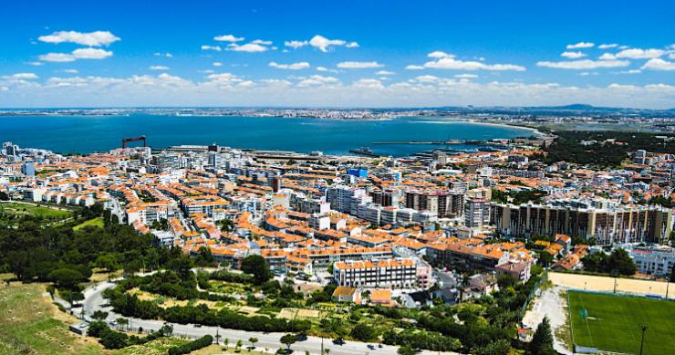 Casas a custos controlados em Almada