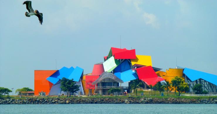 edifícios coloridos pelo mundo