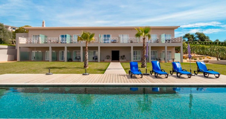 Pool properties for sale in Portugal