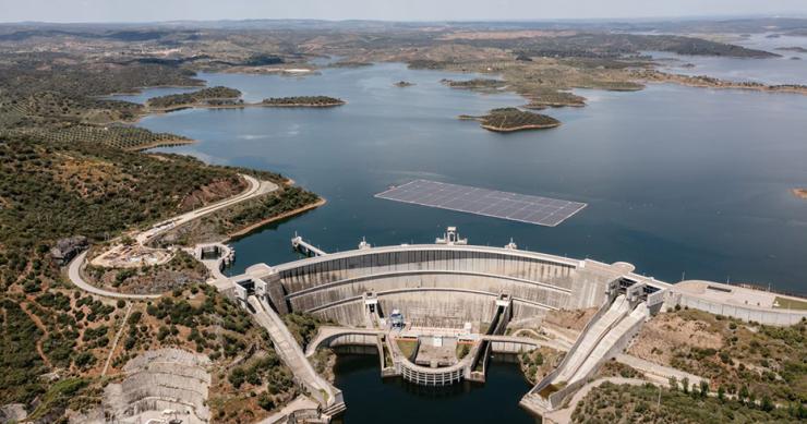 Painéis solares no Alqueva