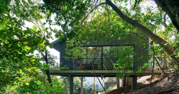 House in Yagoto: esta casa parece flutuar subtilmente no ar, no Japão