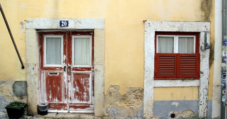 Direito à habitação em Portugal