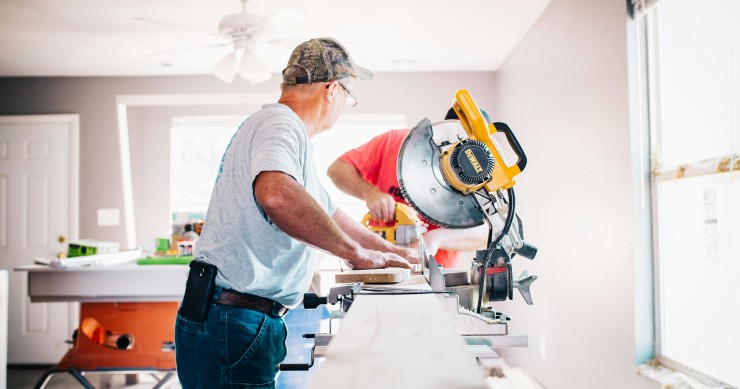 Burlas com empreiteiros em obras em casa