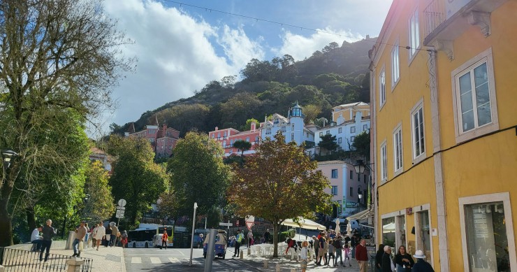 Autarquia de Sintra compra casas