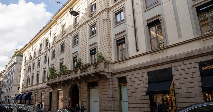 Edifício localizado na via Monte Napoleone, Milão Edifício histórico em Milão vendido