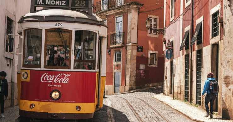 Autorizações de trabalho e de residência