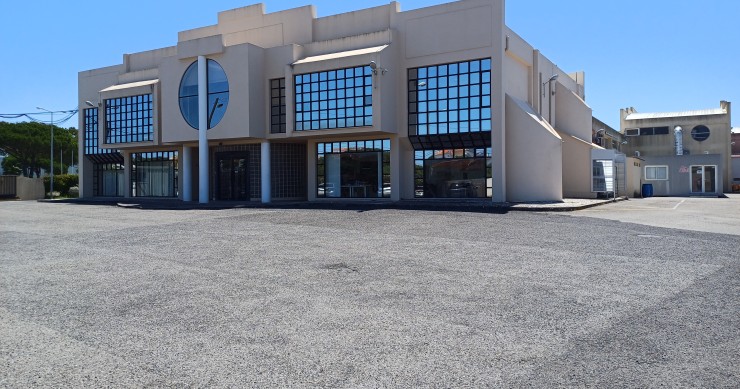 Armazéns à venda em Portugal