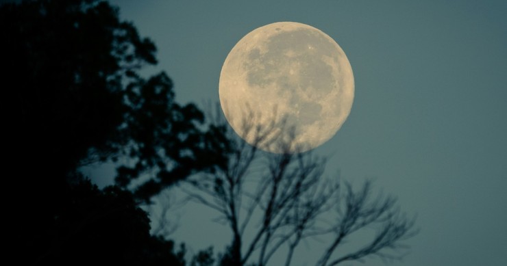 super-Lua azul