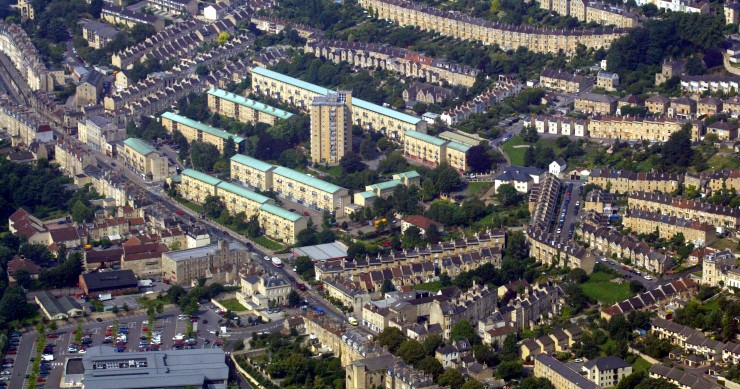 REA eleva su oferta por el portal inmobiliario británico Rightmove