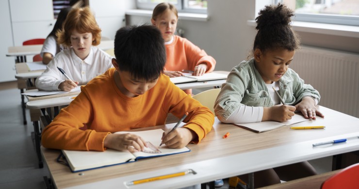 alunos na escola