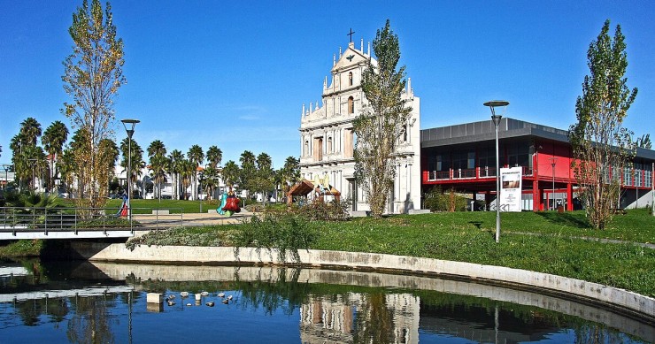 Loures