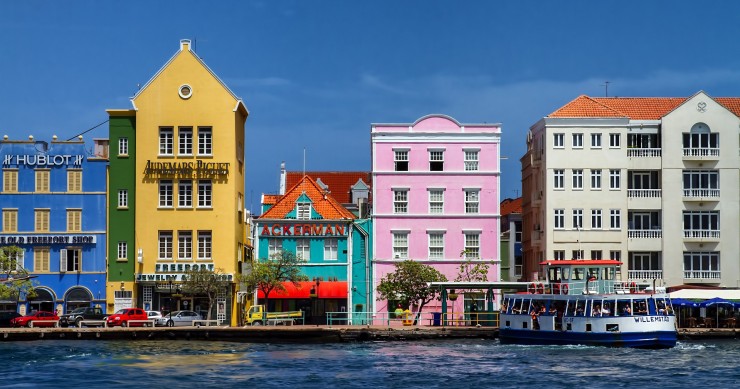 cidades coloridas no mundo